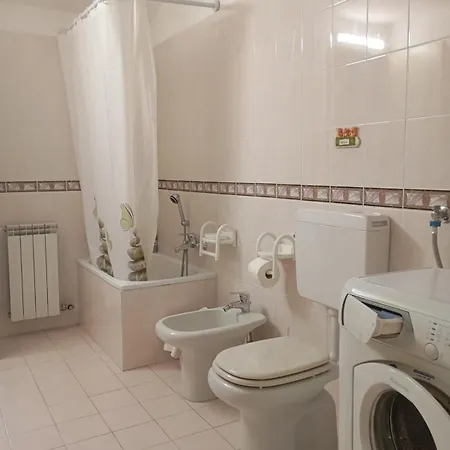 Lägenhet Con Suggestiva Vista Mare A Sanremo