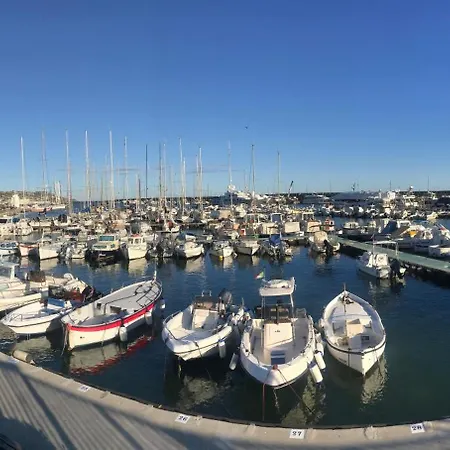 Lägenhet Con Suggestiva Vista Mare A