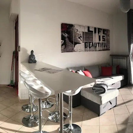 Con Suggestiva Vista Mare A Appartamento Sanremo