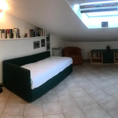 Con Suggestiva Vista Mare A *