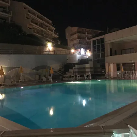 Con Suggestiva Vista Mare A * سانريمو