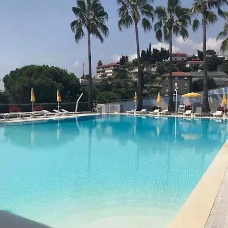 Con Suggestiva Vista Mare A Apartament