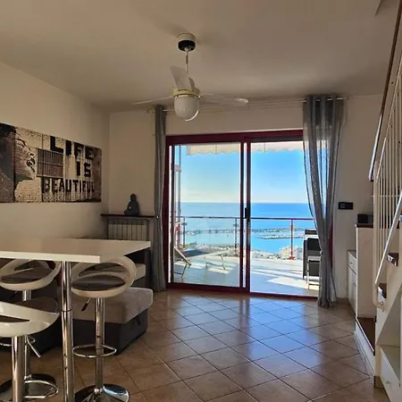 Con Suggestiva Vista Mare A Apartment Sanremo